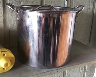Stock pot