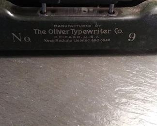 Vintage The Oliver Co Standard Visible No. 9 Typewriter 