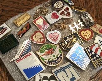 Boeing pins