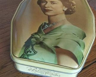 Queen Elizabeth commemorative tin