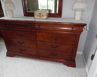 8 drawer dresser & mirror