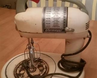 Vintage electric mixer - WORKS!