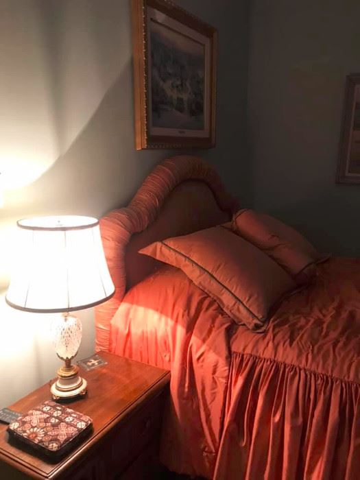 Bedroom set, pictures, bedspread, pillows, lamp
