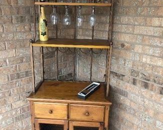 Nice Wine/bakers rack