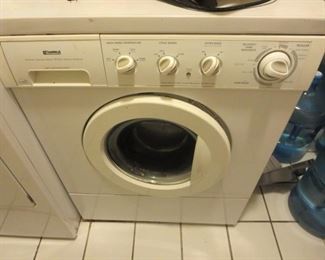 washer/dryer  Kenmore