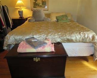 king size w/cedar chest