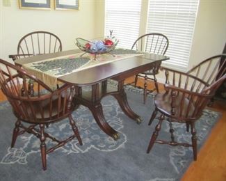 DOUBLE PEDESTAL TABLE AND 4 CHAIRS