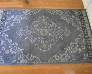 AREA RUG