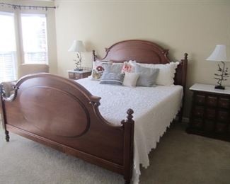 KINGSIZE TEMPUR PEDIC MATTRESS