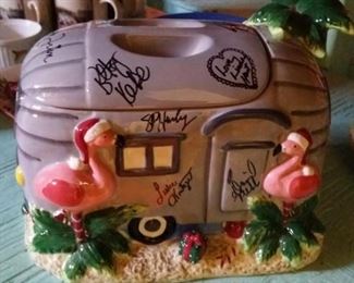 tbs The Great American Trailer Park Musical cookie jar, signed by cast