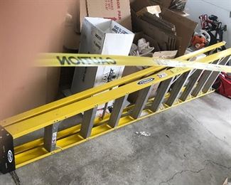 WAGNER 10 FIBERGLASS STEP LADDER