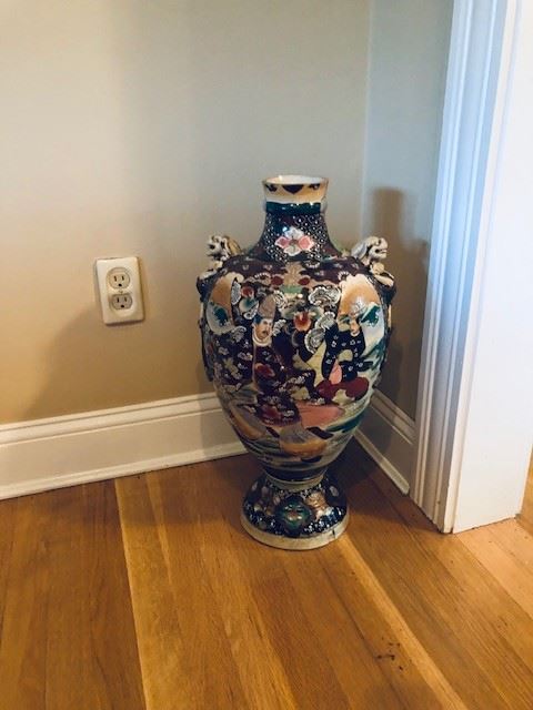 antique Chinese vase  