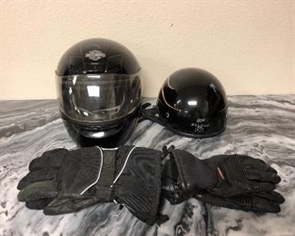 Harley Davidson Motorcycle Helmet 

Fulmer AF-81 DOT Motorcycle Helmet 

Harley Davidson Leather Gloves 

Poler-Tex Tour Master Gloves 