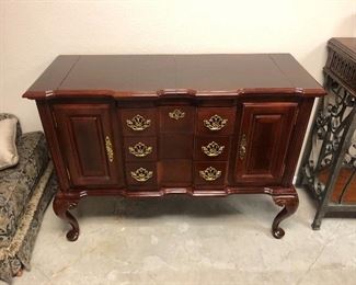 Sideboard