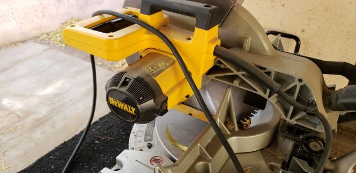DeWalt Saw