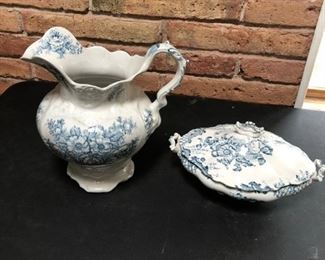 Vintage Porcelain Pieces