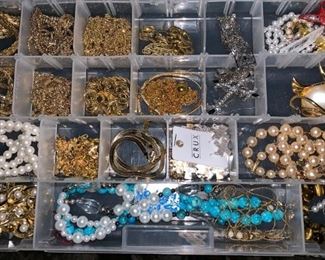 HUGE JEWELRY LOT...ACCEPTING OFFERS 