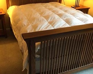 Queen Size Wood Bedframe https://ctbids.com/#!/description/share/239572