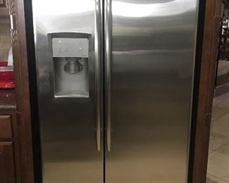 Stainless GE Arctica refrigerator