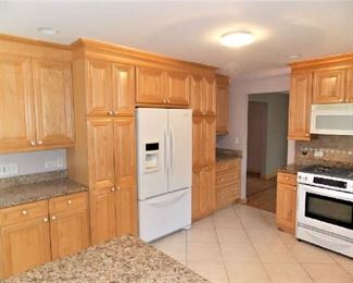 Sharp Maple Kitchen With Granite Counter Tops
Sharp Maple Kitchen With Granite Counter Tops Newer Stove And Microwave For Sale
14ft X 9ft X 8ft tall
Sorry No Refrigerator And Dishwasher
Sink Wall is 164 " Long
Stove Wall Is 80 " Long
Island Wall Is 69 " Long
Fridge Wall Is 150" Long