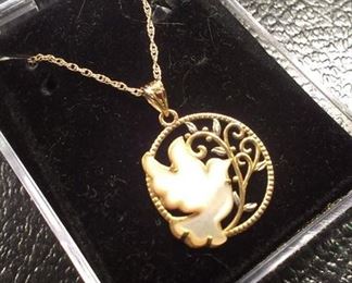 14 y gold dove pendant necklace