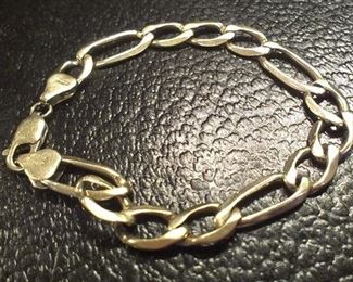 14 kt y gold figaro chain bracelet