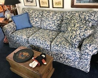 Bassett blue and white sofa (comfy)