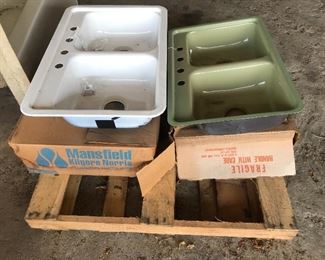 White and Avocado kitchen sinks