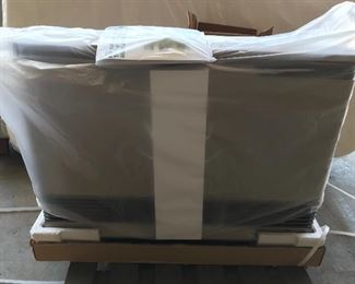 Rinnai Natural Gas heater RHFE-1004FA 10,500-38,400 BTU