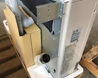 Rinnai Natural Gas heater RHFE-1004FA 10,500-38,400 BTU