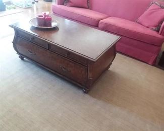 Decorative coffee table