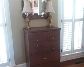 Vintage 4 drawer chest, pair of matching lamps, vintage beveled mirror