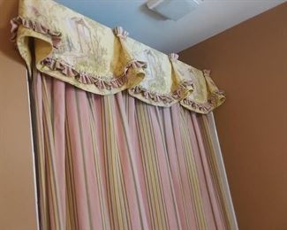 Shower curtain matches queen bedding