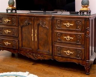 Heritage Furniture Company — Chest of Drawers