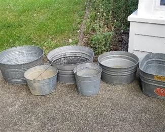 Metal washtubs and buckets
