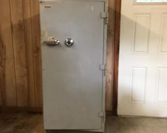 Pre-sale $750 (negotiable)
Mosler BP-280 floor safe on dolly