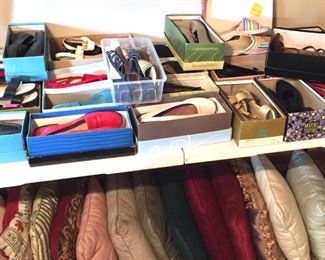Lots of women’s shoes in size 10