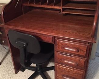 Rolltop Desk by Riverside Furniture (Oak Creek Collection)