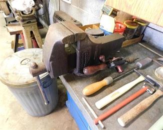 Large Columbia Bench Vise