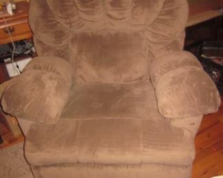 Raymour & Flanigan Comfortable Recliner
