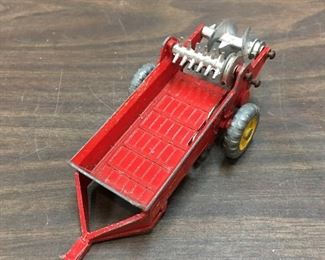 Dinky toys Massey Harris manure spreader 27c
