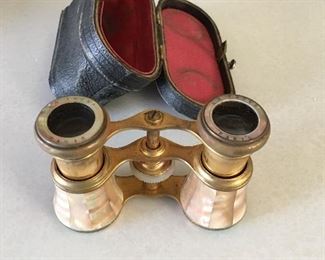 Vintage La Tosca Paris (France) Opera glasses in mother of pearl and brass.