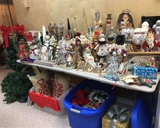 Many very nice Christmas decorations