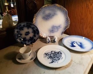 Antique Flow Blue Accessories