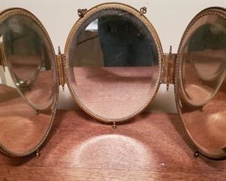 Atq Lg Vanity Trifold Mirror