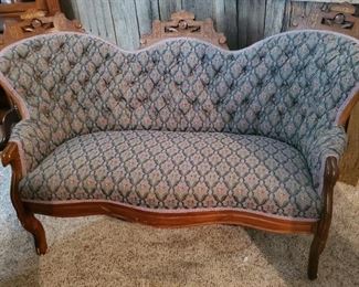 Atq Victorian Settee