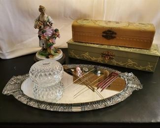 Atq Victorian Vanity