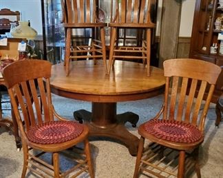 Vtg Oak Table and Chairs