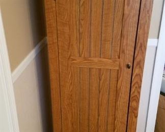 Storage cabinet