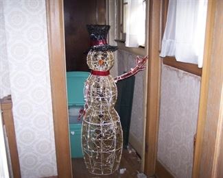 LIGHTED FROSTY--THE HOLIDAYS ARE COMING!